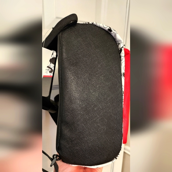 Bio world Disney Mini Backpack Mickey and Minnie 11.5" X 9" X 4.5" NWT - Picture 8 of 12